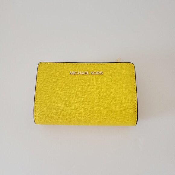 Michael Kors Jet Set Travel Medium Bifold Zip Coin Wallet Golden Yellow Leather - Picture 1 of 7